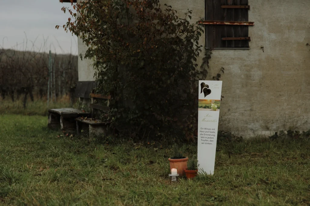 kreatiefe_gedenkzeichen-grabstele-grabkreuz